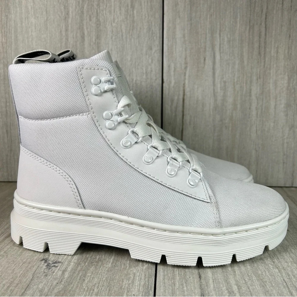 NEW Dr. Martens Docs Combs White Canvas Lace Up Combat Boot Shoes Women’s Size 8
